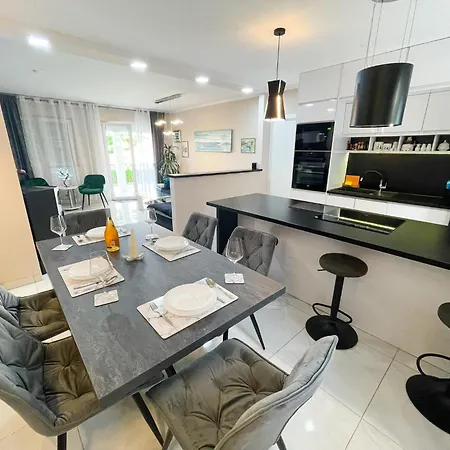 Luxurious In With Swimming Pool Daire