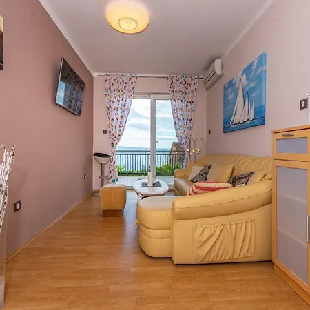 Luxurious In With Swimming Pool Daire *
