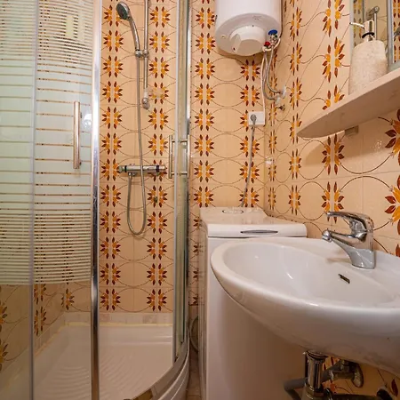 Luxurious In With Swimming Pool Daire