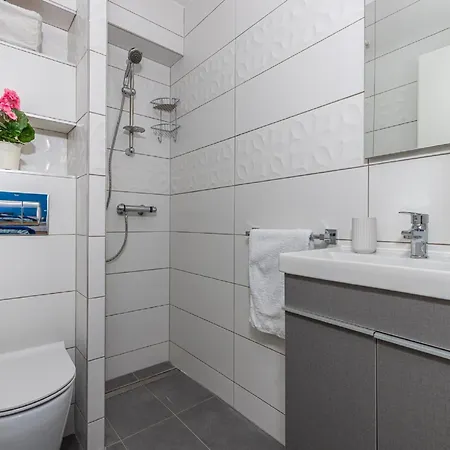 Luxurious In With Swimming Pool Daire *