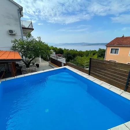 Daire Luxurious In With Swimming Pool Dramalj