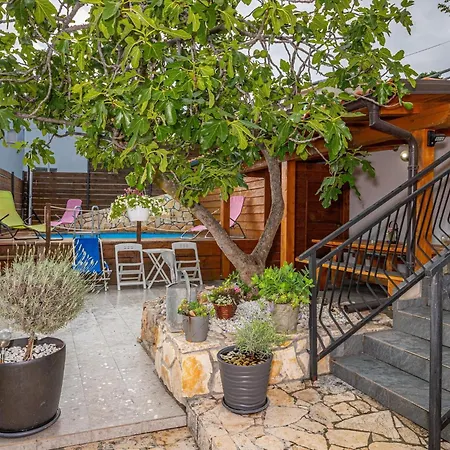 Apartment Luxurious In With Swimming Pool Dramalj