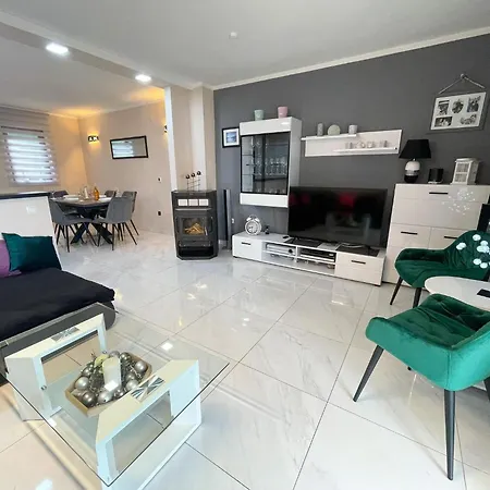 Luxurious In With Swimming Pool Apartment Dramalj
