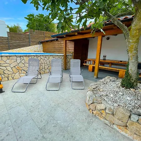 Luxurious In With Swimming Pool Dramalj