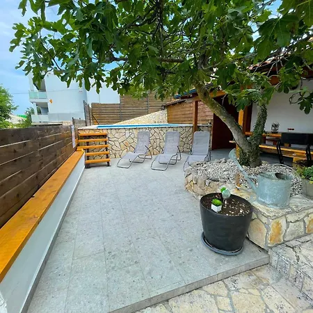 Luxurious In With Swimming Pool Apartment