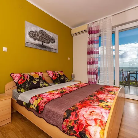 Apartment Luxurious In With Swimming Pool *
