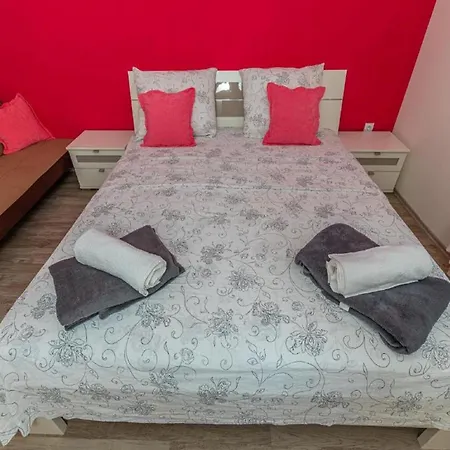 Luxurious In With Swimming Pool Apartment Dramalj
