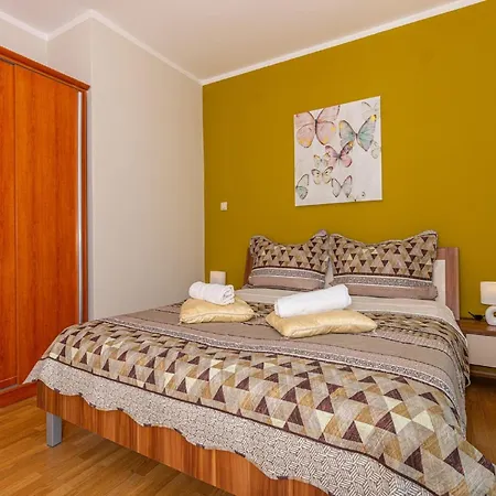 Apartment Luxurious In With Swimming Pool Dramalj