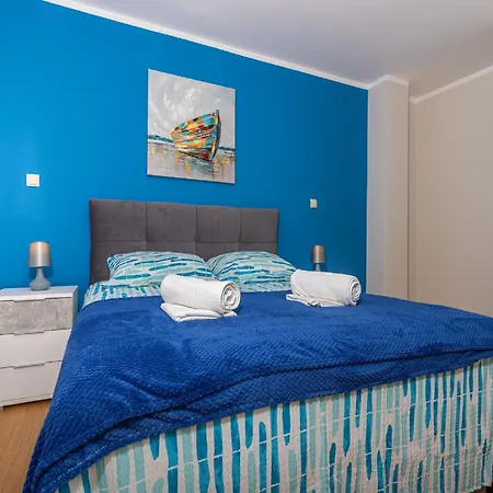 Luxurious In With Swimming Pool Apartment Dramalj