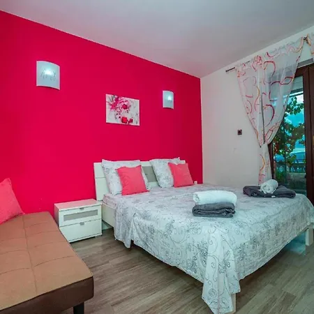 Apartment Luxurious In With Swimming Pool Dramalj