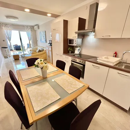 Apartment Luxurious In With Swimming Pool *
