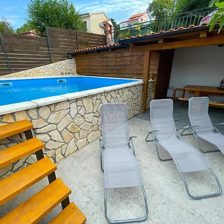 Luxurious In With Swimming Pool *