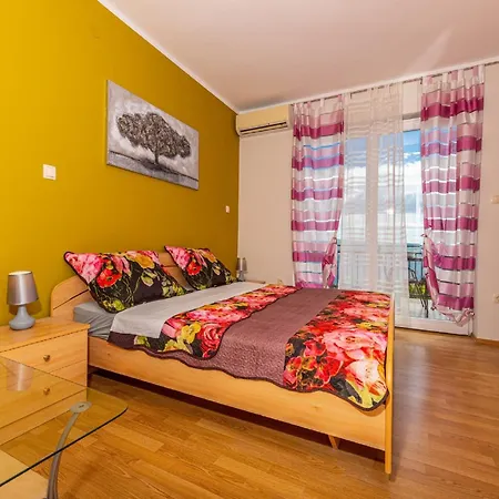 Luxurious In With Swimming Pool 德拉马利