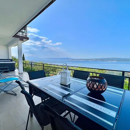 Luxurious In With Swimming Pool *