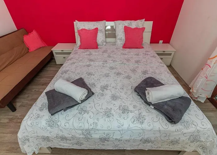 公寓 Luxurious In With Swimming Pool