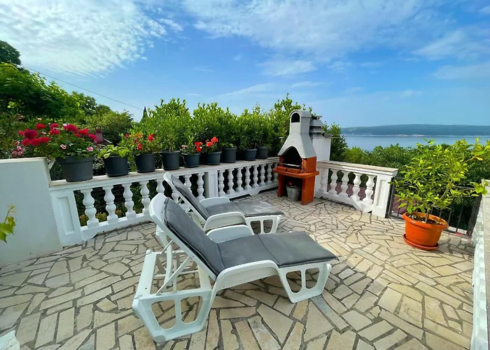 Luxurious In With Swimming Pool