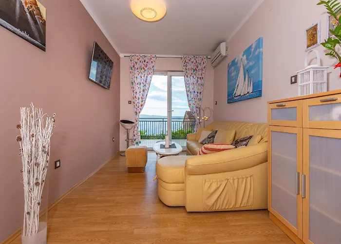 Luxurious In With Swimming Pool 公寓 *