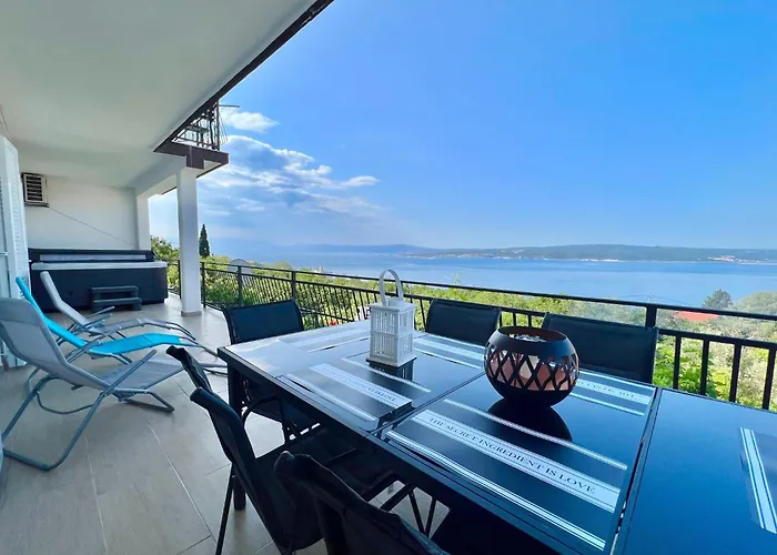 Luxurious In With Swimming Pool *