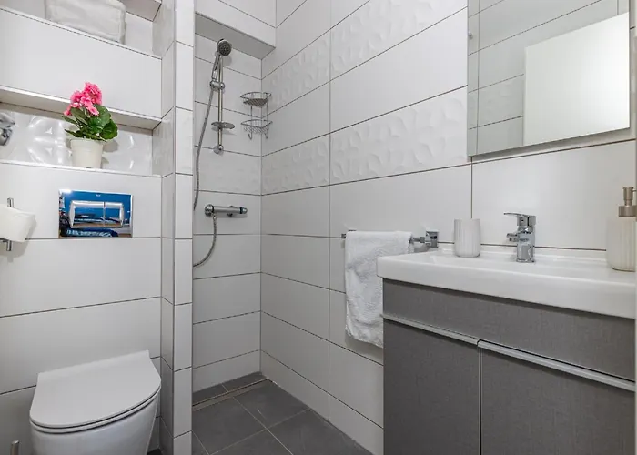 Luxurious In With Swimming Pool 公寓 *